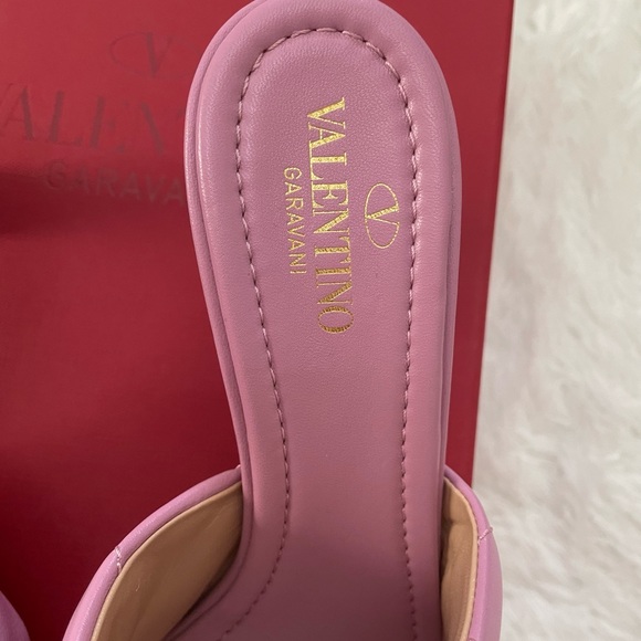 Valentino Garavani Roman Stud slide sandal in nappa quilted leather - Picture 3 of 10